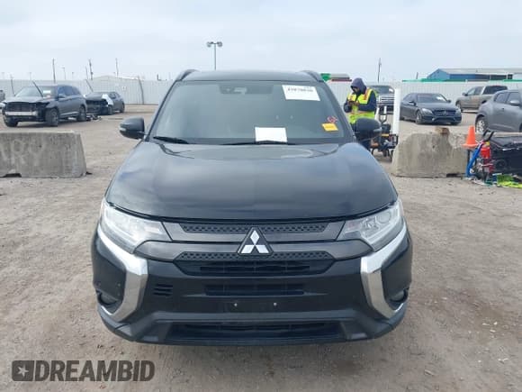 ✅ 2020 Mitsubishi Outlander SE • VIN: JA4AD3A34LZ032138 • Lot: 43870830. Listed on IAAI with 176,189 mi. Free auction sales archive from the USA and detailed vehicle history report at DreamBid. Image 12.