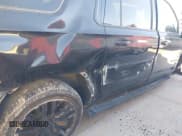 ✅ 2021 Chevrolet Suburban Z71 • VIN: 1GNSKDKD5MR348282 • Лот: 43910018. Опубликован ранее на IAAI с пробегом 212 014 миль. Бесплатный доступ к архиву аукционных продаж из США и подробный отчёт об истории автомобиля на DreamBid. Изображение 18.