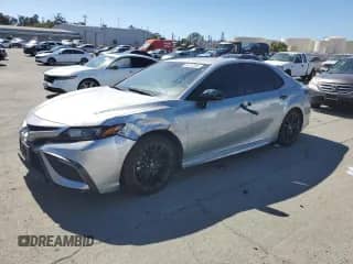 2022 Toyota Camry Hybrid SE z VIN 4T1T31AK8NU033124, wystawiony jako Copart lot #85337245 z przebiegiem 141 514 mil mil oraz Szkoda całkowita • Salvage title. Historia ofert i sprzedaży dostępna na DreamBid. Obrazek 1.