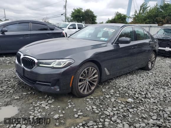 ✅ 2022 BMW 5 Series 530i xDrive • VIN: WBA13BJ09NCK19001 • Лот: 69786815. Опубликован ранее на Copart с пробегом 12 130 миль. Бесплатный доступ к архиву аукционных продаж из США и подробный отчёт об истории автомобиля на DreamBid. Изображение 1.