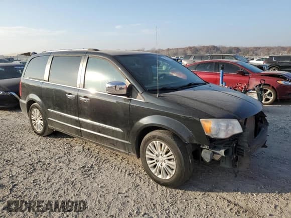 ✅ 2014 Chrysler Town & Country Limited • VIN: 2C4RC1GG0ER367792 • Lot: 93728285. Listed on Copart with 143,504 mi. Free auction sales archive from the USA and detailed vehicle history report at DreamBid. Image 4.