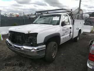 2003 Chevrolet Silverado 2500 z VIN 1GBHC24U53E111013, wystawiony jako IAAI lot #38629878 z przebiegiem Nie podano mil oraz . Historia ofert i sprzedaży dostępna na DreamBid. Obrazek 2.