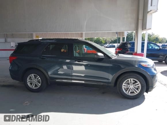 ✅ 2022 Ford Explorer XLT • VIN: 1FMSK7DHXNGA36820 • Lot: 43661515. Wystawiony na IAAI z przebiegiem 65 446 mil. Bezpłatny archiwum sprzedaży aukcyjnych z USA i szczegółowy raport historii pojazdu na DreamBid. Zdjęcie 13.