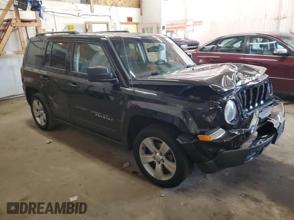 ✅ 2016 Jeep Patriot Latitude • VIN: 1C4NJPFB2GD609534 • Лот: 84390805. Опубликован ранее на Copart с пробегом 92 077 миль. Бесплатный доступ к архиву аукционных продаж из США и подробный отчёт об истории автомобиля на DreamBid. Изображение 4.