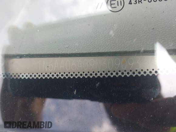 ✅ 2009 Nissan Titan XE • VIN: 1N6AA06A09N309093 • Lot: 43321724. Wystawiony na IAAI z przebiegiem 173 876 mil. Bezpłatny archiwum sprzedaży aukcyjnych z USA i szczegółowy raport historii pojazdu na DreamBid. Zdjęcie 9.