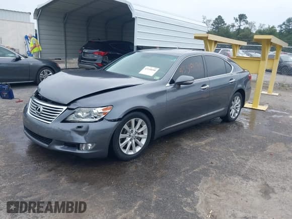✅ 2012 Lexus LS 460 • VIN: JTHCL5EFXC5013102 • Lot: 43318690. Listed on IAAI with 180,254 mi. Free auction sales archive from the USA and detailed vehicle history report at DreamBid. Image 2.