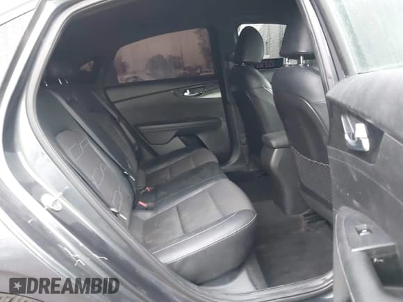 ✅ 2020 Kia Forte GT-Line • VIN: 3KPF34AD6LE213279 • Lot: 42173509. Wystawiony na IAAI z przebiegiem 182 214 mil. Bezpłatny archiwum sprzedaży aukcyjnych z USA i szczegółowy raport historii pojazdu na DreamBid. Zdjęcie 8.