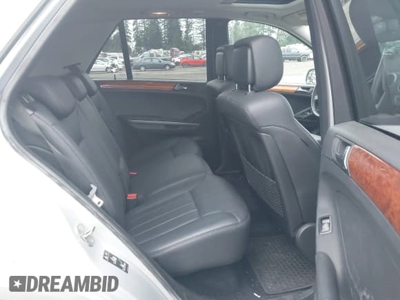 ✅ 2007 Mercedes-Benz M 350 • VIN: 4JGBB86E57A153722 • Lot: 43775256. Wystawiony na IAAI z przebiegiem 154 985 mil. Bezpłatny archiwum sprzedaży aukcyjnych z USA i szczegółowy raport historii pojazdu na DreamBid. Zdjęcie 8.