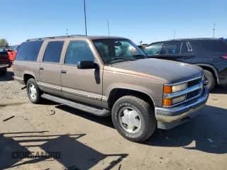 ✅ 1998 Chevrolet Suburban • VIN: 1GNFK16R6WJ306534 • Lot: 75030844. Wystawiony na Copart z przebiegiem 230 869 mil. Bezpłatny archiwum sprzedaży aukcyjnych z USA i szczegółowy raport historii pojazdu na DreamBid. Zdjęcie 4.