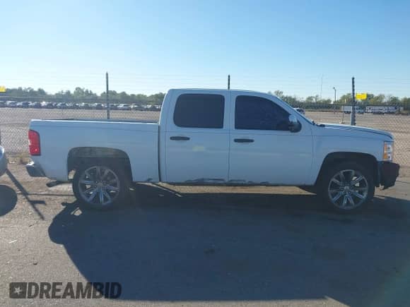 2010 Chevrolet Silverado 1500 LT z VIN 3GCRCSEA1AG246760, wystawiony jako IAAI lot #43599219 z przebiegiem 197 805 mil mil oraz . Historia ofert i sprzedaży dostępna na DreamBid. Obrazek 13.