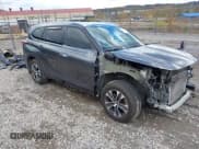 ✅ 2022 Toyota Highlander Hybrid XLE • VIN: 5TDGBRCH7NS541727 • Lot: 43573558. Wystawiony na IAAI z przebiegiem 79 995 mil. Bezpłatny archiwum sprzedaży aukcyjnych z USA i szczegółowy raport historii pojazdu na DreamBid. Zdjęcie 1.