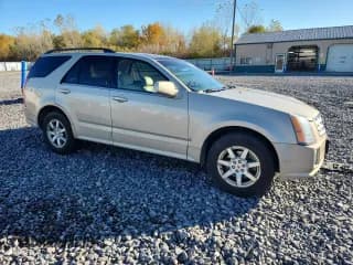 ✅ 2008 Cadillac SRX RWD • VIN: 1GYEE637880137082 • Lot: 90975945. Wystawiony na Copart z przebiegiem 101 063 mil. Bezpłatny archiwum sprzedaży aukcyjnych z USA i szczegółowy raport historii pojazdu na DreamBid. Zdjęcie 4.