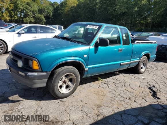 1996 Chevrolet S-10 LS с VIN 1GCCS19X0TK118541, выставлен на аукционе Copart как лот 73422574 с пробегом 268 623 миль миль и Списание • Salvage title. История ставок и продаж доступна на DreamBid. Изображение 1.