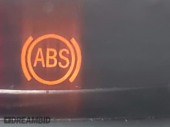 ✅ 2003 Ford Econoline Cargo • VIN: 1FTNE24L63HB74653 • Lot: 43800796. Wystawiony na IAAI z przebiegiem 273 959 mil. Bezpłatny archiwum sprzedaży aukcyjnych z USA i szczegółowy raport historii pojazdu na DreamBid. Zdjęcie 14.