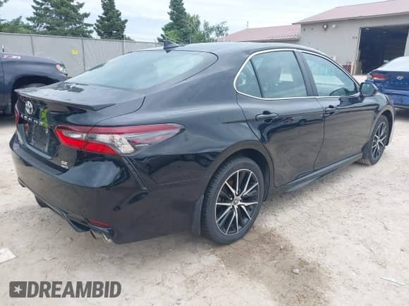 2022 Toyota Camry SE with VIN 4T1G11BK1NU055567, listed as a IAAI auction lot 42808183 with Not provided miles and . Bid and sale history available at DreamBid. Image 4.