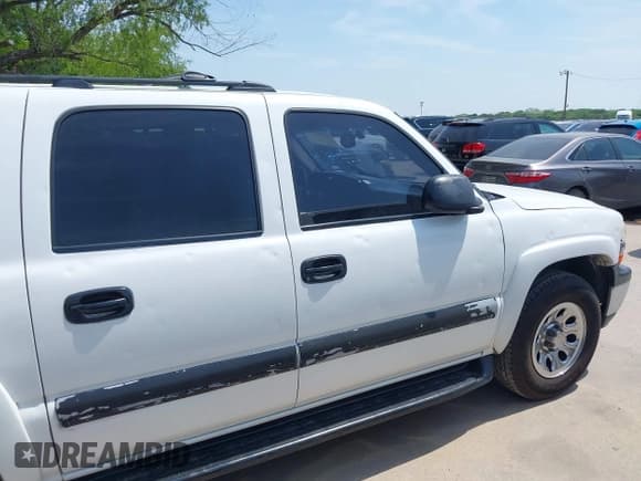 ✅ 2003 Chevrolet Suburban LT • VIN: 1GNEC16Z83J143261 • Лот: 42065509. Опубликован ранее на IAAI с пробегом 217 109 миль. Бесплатный доступ к архиву аукционных продаж из США и подробный отчёт об истории автомобиля на DreamBid. Изображение 6.