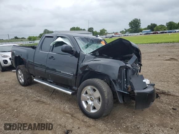 ✅ 2011 Chevrolet Silverado 1500 LT • VIN: 1GCRKSE32BZ381896 • Lot: 62702554. Listed on Copart with Not provided. Free auction sales archive from the USA and detailed vehicle history report at DreamBid. Image 4.