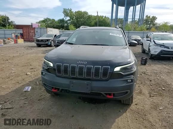 ✅ 2020 Jeep Cherokee Trailhawk Elite • VIN: 1C4PJMBX2LD563917 • Lot: 84918775. Listed on Copart with 32,340 mi. Free auction sales archive from the USA and detailed vehicle history report at DreamBid. Image 14.