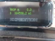 ✅ 2008 Ford Expedition Limited • VIN: 1FMFU19578LA80681 • Lot: 42772213. Wystawiony na IAAI z przebiegiem 304 538 mil. Bezpłatny archiwum sprzedaży aukcyjnych z USA i szczegółowy raport historii pojazdu na DreamBid. Zdjęcie 13.