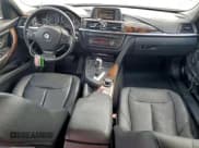 ✅ 2013 BMW 3 Series 328i • VIN: WBA3A5G51DNP22351 • Лот: 94703825. Опубликован ранее на Copart с пробегом 151 414 миль. Бесплатный доступ к архиву аукционных продаж из США и подробный отчёт об истории автомобиля на DreamBid. Изображение 8.