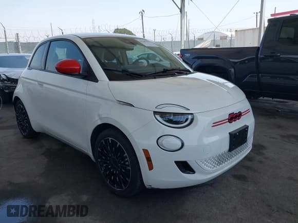 ✅ 2024 FIAT 500e INSPI(RED) • VIN: ZFAFFAA40RX210061 • Lot: 42587941. Listed on IAAI with 3,052 mi. Free auction sales archive from the USA and detailed vehicle history report at DreamBid. Image 1.