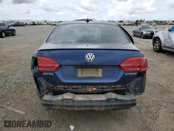 ✅ 2013 Volkswagen Jetta Hybrid SE • VIN: 3VW637AJ6DM229316 • Lot: 53700565. Listed on Copart with 140,156 mi. Free auction sales archive from the USA and detailed vehicle history report at DreamBid. Image 6.