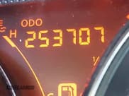 ✅ 2013 Nissan Versa SV • VIN: 3N1CN7AP0DL820481 • Лот: 43332788. Опубликован ранее на IAAI с пробегом 253 707 миль. Бесплатный доступ к архиву аукционных продаж из США и подробный отчёт об истории автомобиля на DreamBid. Изображение 7.