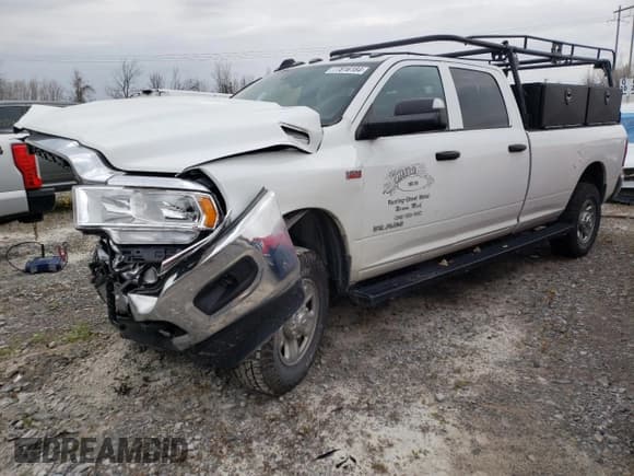 ✅ 2022 Ram 2500 Tradesman • VIN: 3C6UR5HJ8NG346549 • Lot: 77816184. Wystawiony na Copart z przebiegiem 43 315 mil. Bezpłatny archiwum sprzedaży aukcyjnych z USA i szczegółowy raport historii pojazdu na DreamBid. Zdjęcie 1.