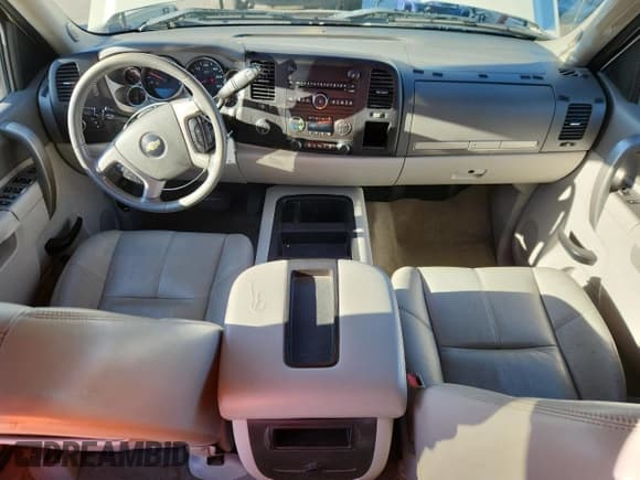 ✅ 2013 Chevrolet Silverado 1500 LT • VIN: 3GCPKSE74DG285586 • Lot: 84790555. Wystawiony na Copart z przebiegiem 146 503 mil. Bezpłatny archiwum sprzedaży aukcyjnych z USA i szczegółowy raport historii pojazdu na DreamBid. Zdjęcie 8.