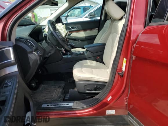 ✅ 2019 Ford Explorer Platinum • VIN: 1FM5K8HT1KGA40736 • Lot: 54357915. Wystawiony na Copart z przebiegiem 67 164 mil. Bezpłatny archiwum sprzedaży aukcyjnych z USA i szczegółowy raport historii pojazdu na DreamBid. Zdjęcie 7.