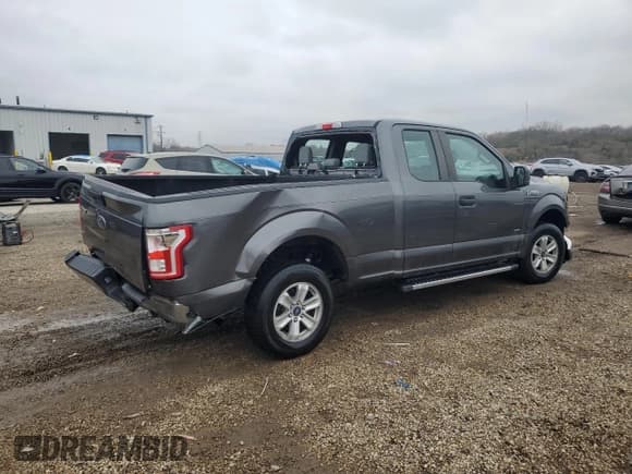 ✅ 2017 Ford F-150 XL • VIN: 1FTEX1CP3HFC50843 • Lot: 93196945. Wystawiony na Copart z przebiegiem 101 265 mil. Bezpłatny archiwum sprzedaży aukcyjnych z USA i szczegółowy raport historii pojazdu na DreamBid. Zdjęcie 3.