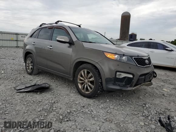 ✅ 2013 Kia Sorento SX • VIN: 5XYKW4A26DG351610 • Lot: 56196225. Listed on Copart with 155,382 mi. Free auction sales archive from the USA and detailed vehicle history report at DreamBid. Image 4.