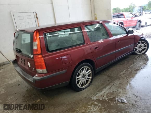 ✅ 2004 Volvo V70 • VIN: YV1SW59V042425502 • Lot: 55806265. Listed on Copart with 241,622 mi. Free auction sales archive from the USA and detailed vehicle history report at DreamBid. Image 3.
