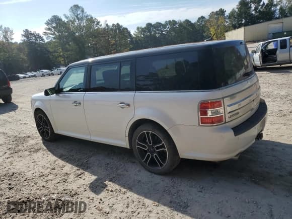 ✅ 2013 Ford Flex Limited • VIN: 2FMGK5D85DBD15995 • Lot: 82138935. Listed on Copart with 221,193 mi. Free auction sales archive from the USA and detailed vehicle history report at DreamBid. Image 2.