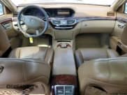 ✅ 2007 Mercedes-Benz S 550 • VIN: WDDNG86X47A145590 • Lot: 71184285. Wystawiony na Copart z przebiegiem 192 476 mil. Bezpłatny archiwum sprzedaży aukcyjnych z USA i szczegółowy raport historii pojazdu na DreamBid. Zdjęcie 8.