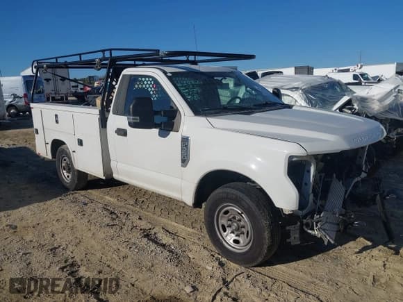 ✅ 2019 Ford F-350 XL • VIN: 1FDBF3A65KED19570 • Лот: 41627705. Опубликован ранее на IAAI с пробегом 158 017 миль. Бесплатный доступ к архиву аукционных продаж из США и подробный отчёт об истории автомобиля на DreamBid. Изображение 1.