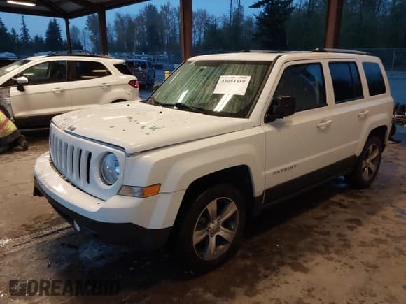 ✅ 2016 Jeep Patriot High Altitude • VIN: 1C4NJPFA5GD621135 • Lot: 43654459. Wystawiony na IAAI z przebiegiem 48 773 mil. Bezpłatny archiwum sprzedaży aukcyjnych z USA i szczegółowy raport historii pojazdu na DreamBid. Zdjęcie 2.