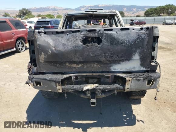 2007 Chevrolet Silverado 1500 1LT z VIN 1GCEK19067Z615473, wystawiony jako Copart lot #65675375 z przebiegiem Nie podano mil oraz Nie do naprawy • Non repairable. Historia ofert i sprzedaży dostępna na DreamBid. Obrazek 6.