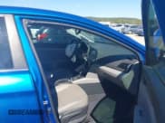 ✅ 2017 Hyundai Elantra SE • VIN: 5NPD84LF8HH032890 • Lot: 43373219. Listed on IAAI with 160,561 mi. Free auction sales archive from the USA and detailed vehicle history report at DreamBid. Image 5.