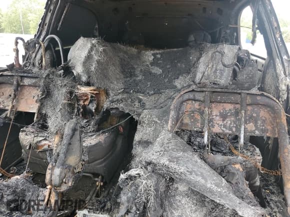 ✅ 2004 Dodge Caravan EX • VIN: 2D4GP74L24R527091 • Lot: 85675075. Listed on Copart with Not provided. Free auction sales archive from the USA and detailed vehicle history report at DreamBid. Image 10.