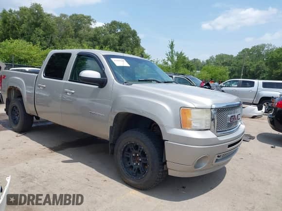 ✅ 2008 GMC Sierra 1500 SLT • VIN: 3GTEK13J18G217512 • Lot: 42668985. Listed on IAAI with 258,854 mi. Free auction sales archive from the USA and detailed vehicle history report at DreamBid. Image 1.