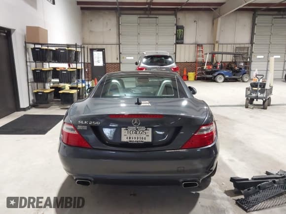 ✅ 2015 Mercedes-Benz SLK 250 • VIN: WDDPK4HA1FF113268 • Лот: 43425957. Опубликован ранее на IAAI с пробегом 92 128 миль. Бесплатный доступ к архиву аукционных продаж из США и подробный отчёт об истории автомобиля на DreamBid. Изображение 16.