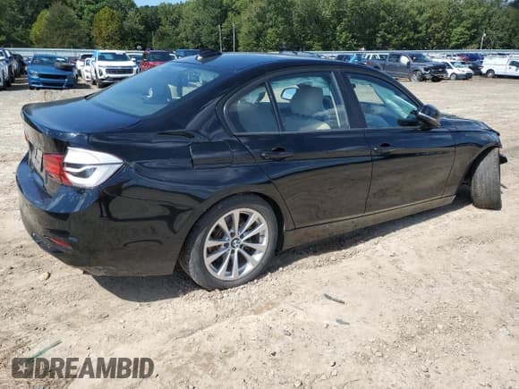 ✅ 2017 BMW 3 Series 320i • VIN: WBA8A9C57HK619705 • Lot: 84240775. Wystawiony na Copart z przebiegiem 63 709 mil. Bezpłatny archiwum sprzedaży aukcyjnych z USA i szczegółowy raport historii pojazdu na DreamBid. Zdjęcie 3.