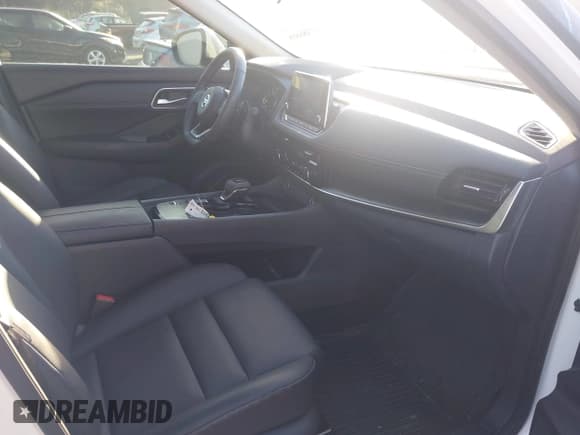 ✅ 2021 Nissan Rogue SV • VIN: 5N1AT3BA4MC849499 • Lot: 43386808. Wystawiony na IAAI z przebiegiem 10 803 mil. Bezpłatny archiwum sprzedaży aukcyjnych z USA i szczegółowy raport historii pojazdu na DreamBid. Zdjęcie 5.