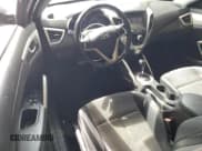 ✅ 2013 Hyundai Veloster w/Black Int • VIN: KMHTC6AD8DU179536 • Lot: 54532414. Wystawiony na Copart z przebiegiem 92 496 mil. Bezpłatny archiwum sprzedaży aukcyjnych z USA i szczegółowy raport historii pojazdu na DreamBid. Zdjęcie 8.