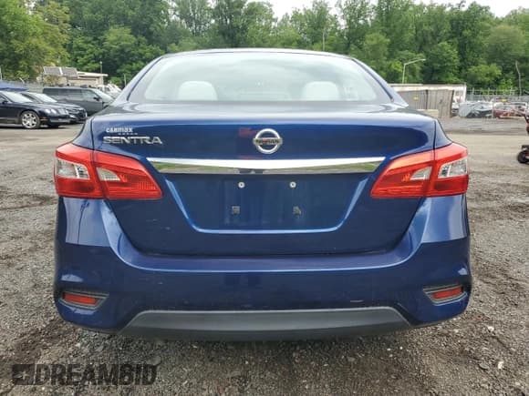 ✅ 2017 Nissan Sentra S • VIN: 3N1AB7AP4HY315732 • Lot: 58944965. Listed on Copart with 56,550 mi. Free auction sales archive from the USA and detailed vehicle history report at DreamBid. Image 6.