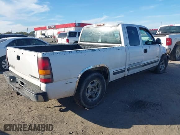 ✅ 2000 Chevrolet Silverado 1500 LS • VIN: 2GCEC19V8Y1104494 • Лот: 43676854. Опубликован ранее на IAAI с пробегом 202 460 миль. Бесплатный доступ к архиву аукционных продаж из США и подробный отчёт об истории автомобиля на DreamBid. Изображение 4.