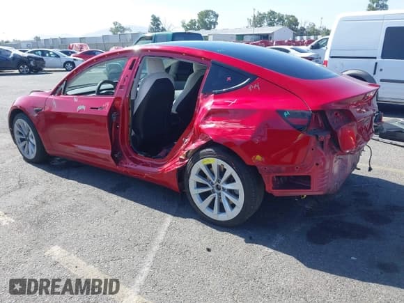 ✅ 2021 Tesla Model 3 Long Range • VIN: 5YJ3E1EB6MF879669 • Lot: 42332384. Wystawiony na IAAI z przebiegiem 81 548 mil. Bezpłatny archiwum sprzedaży aukcyjnych z USA i szczegółowy raport historii pojazdu na DreamBid. Zdjęcie 3.