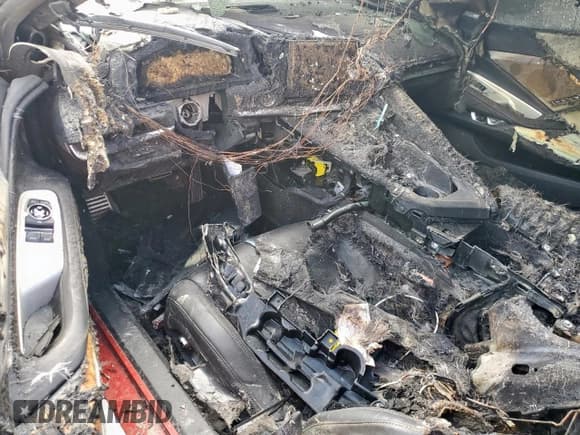 ✅ 2021 Chevrolet Corvette 2LT • VIN: 1G1YB2D40M5103653 • Лот: 61597035. Опубликован ранее на Copart с пробегом Не указан. Бесплатный доступ к архиву аукционных продаж из США и подробный отчёт об истории автомобиля на DreamBid. Изображение 8.