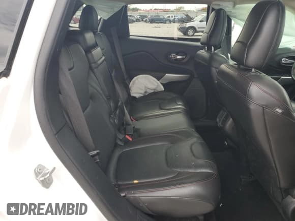 ✅ 2017 Jeep Cherokee Trailhawk L Plus • VIN: 1C4PJMBSXHD217450 • Лот: 80142225. Опубликован ранее на Copart с пробегом 114 053 миль. Бесплатный доступ к архиву аукционных продаж из США и подробный отчёт об истории автомобиля на DreamBid. Изображение 10.